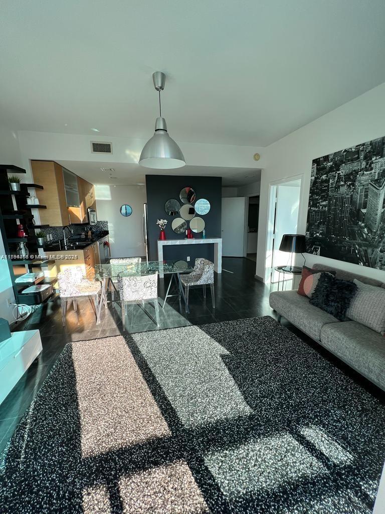 60 SW 13 st #3407, Miami FL 33130