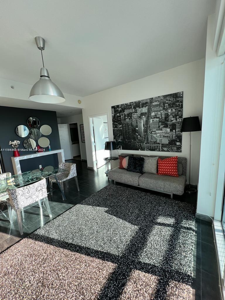60 SW 13 st #3407, Miami FL 33130