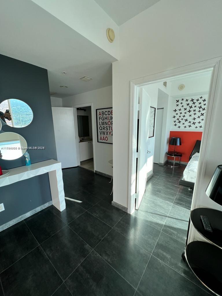 60 SW 13 st #3407, Miami FL 33130