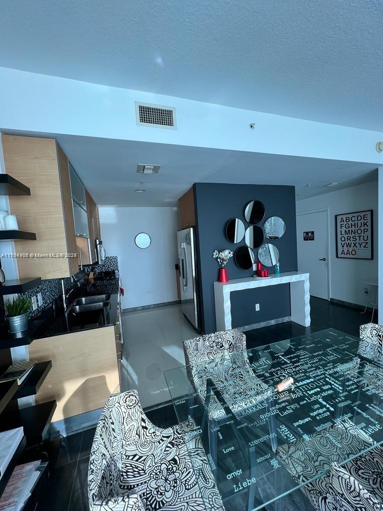 60 SW 13 st #3407, Miami FL 33130