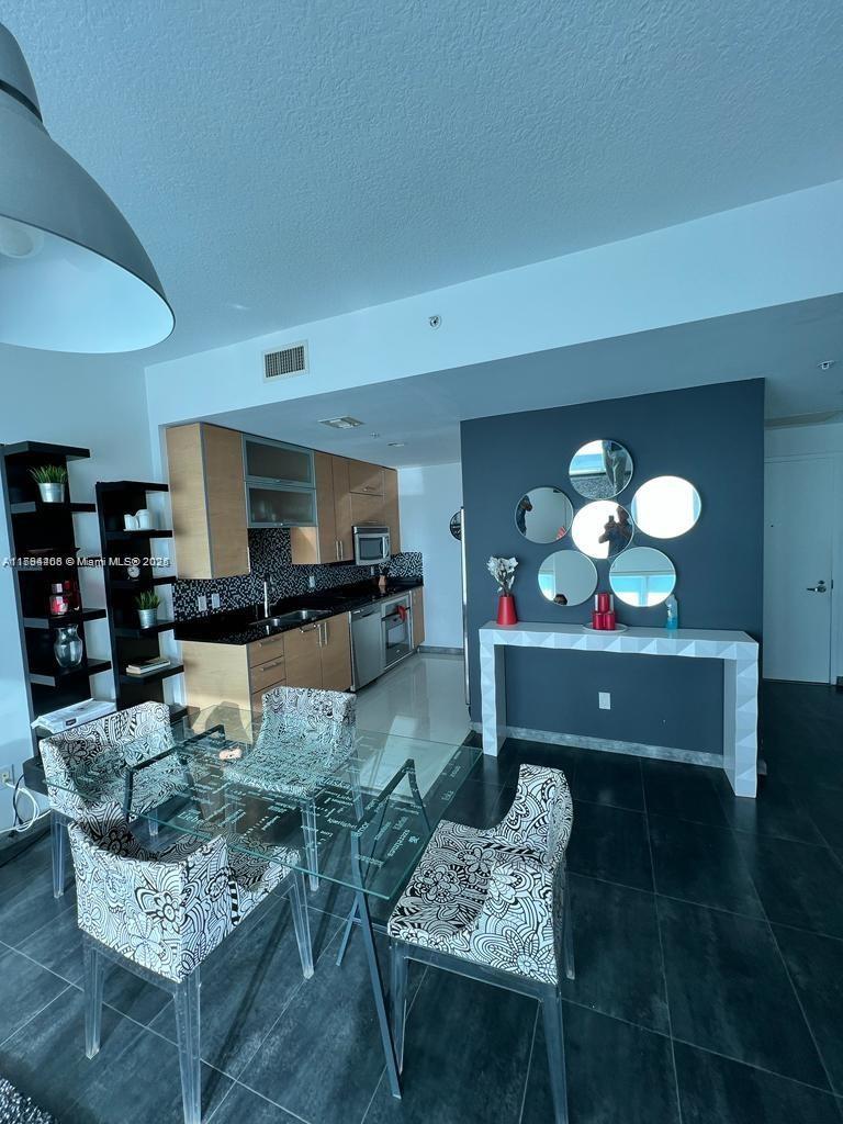 60 SW 13 st #3407, Miami FL 33130
