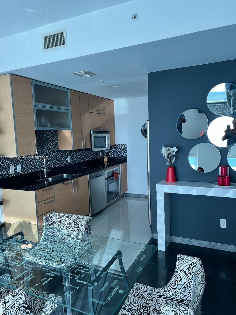 60 SW 13 st #3407, Miami FL 33130