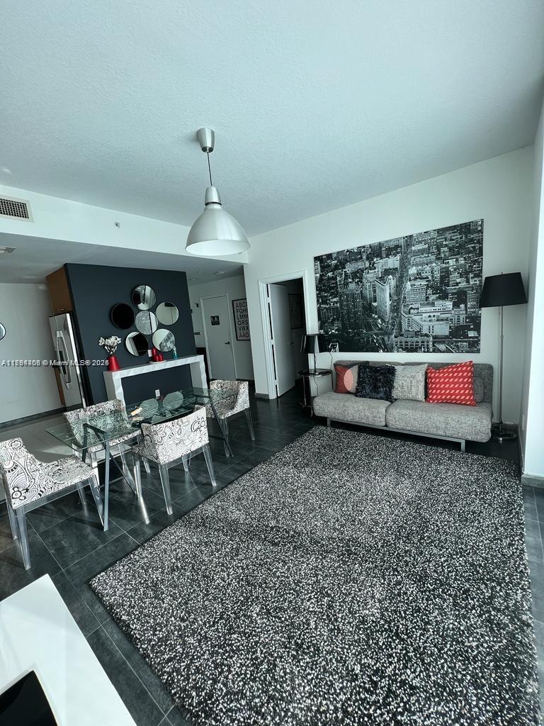 60 SW 13 st #3407, Miami FL 33130