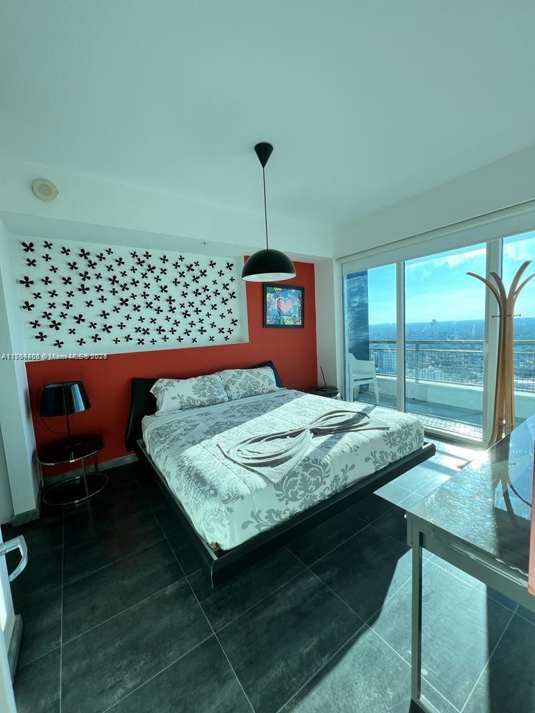 60 SW 13 st #3407, Miami FL 33130