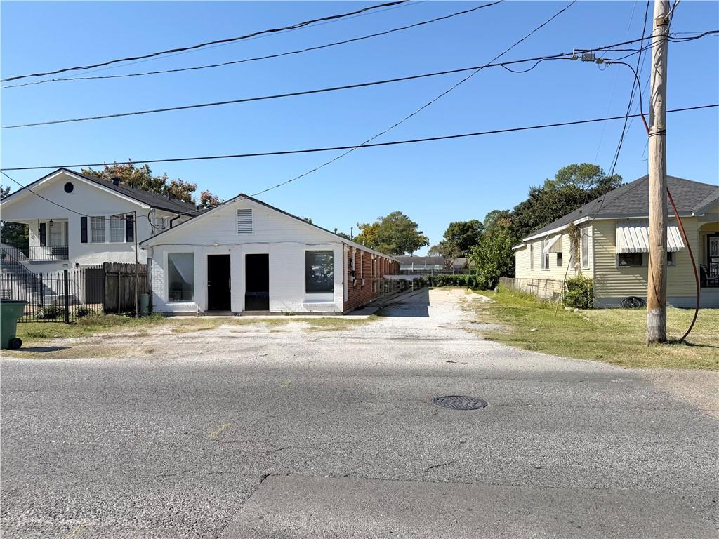 listing main picture