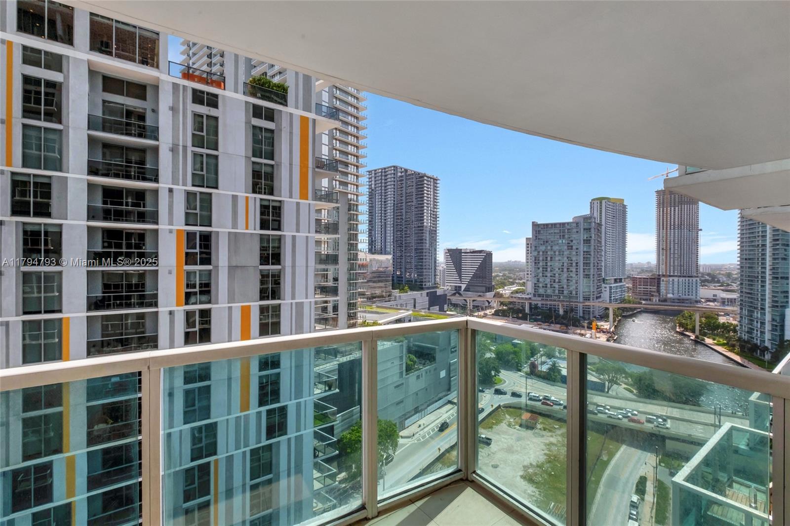Condo for Sale in Miami, FL