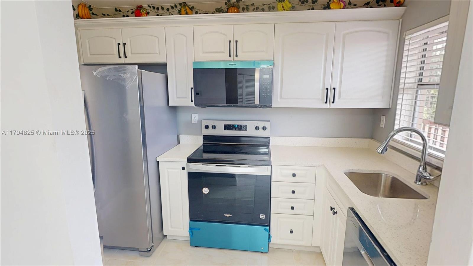 Sunrise Lakes 153 Condo