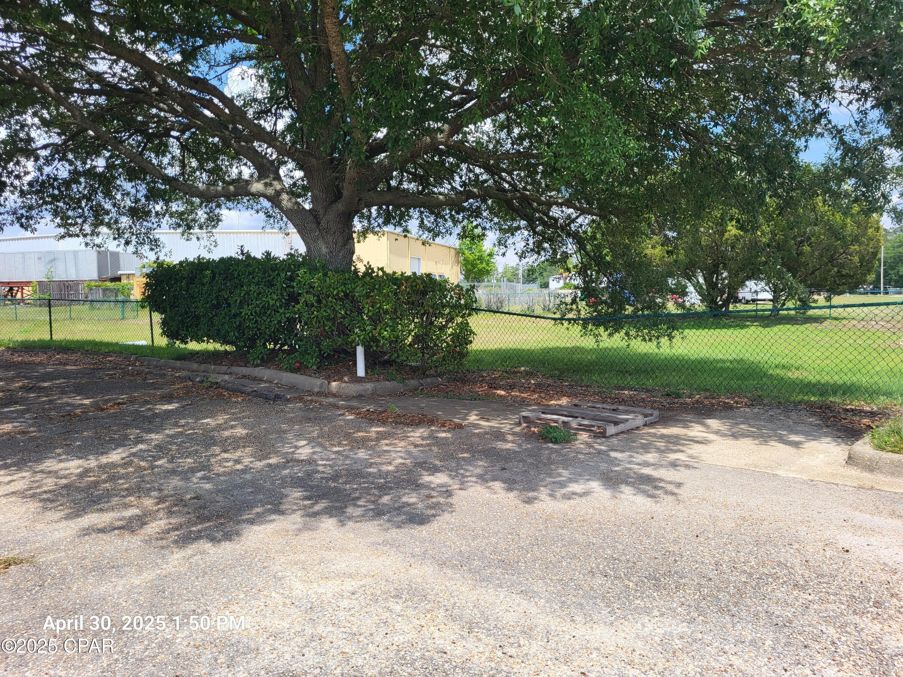 Image 11 For 3525 Russell Road