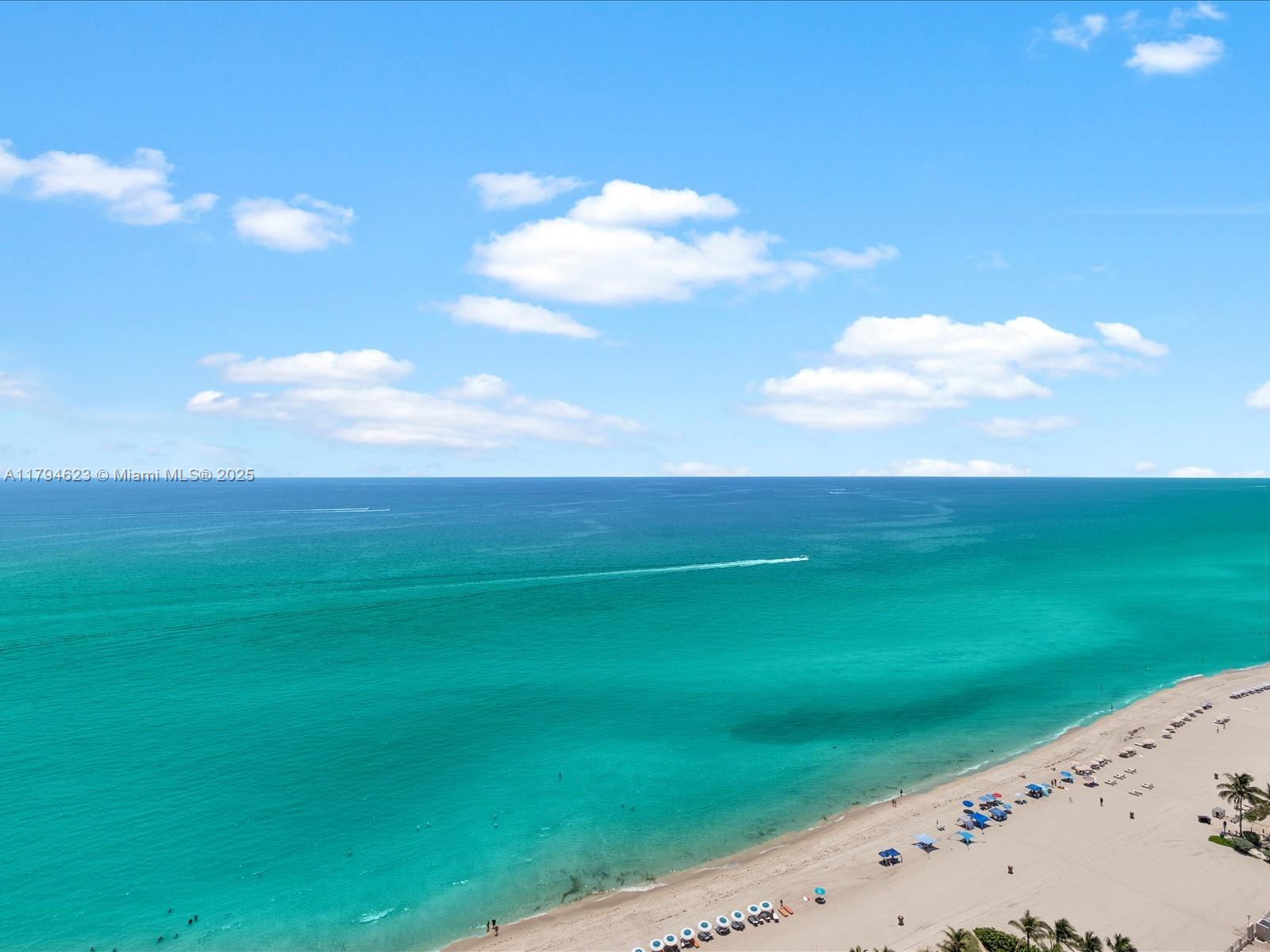 Apartamento à Venda em Sunny Isles Beach, FL