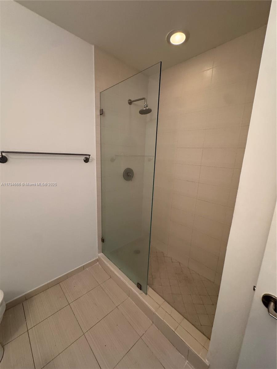 7930 East Dr #1106, North Bay Village FL 33141
