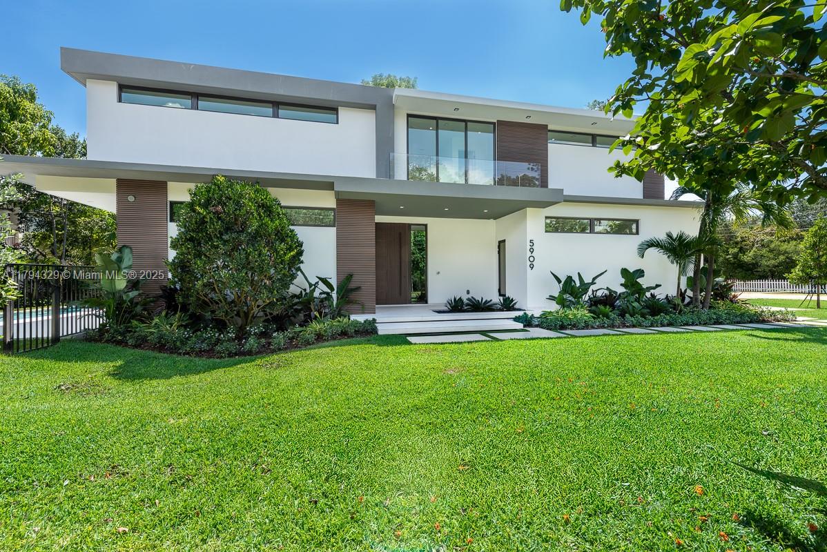 5909 76th St, South Miami, Florida 33143