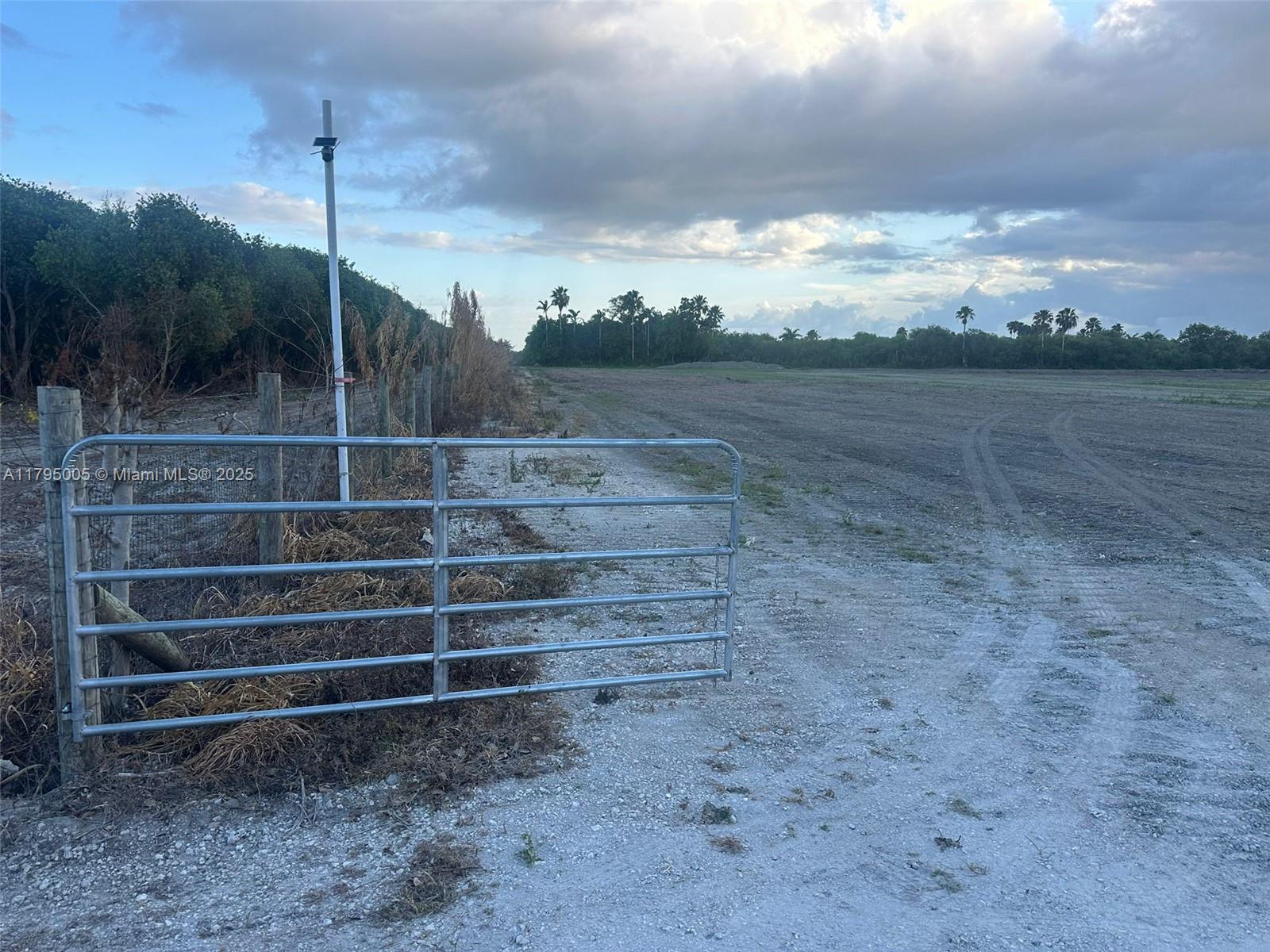 30-7836-000-0300, Florida City, Florida image 1