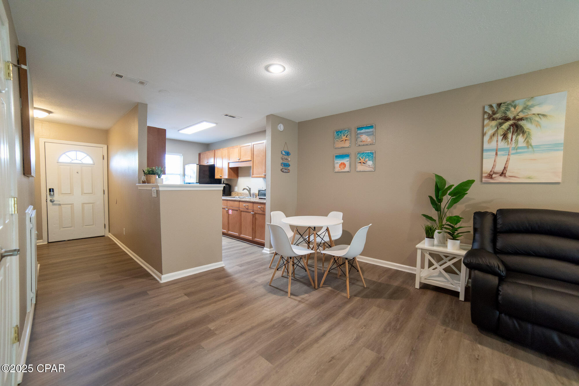 Image 7 For 6300 Pinetree Avenue B