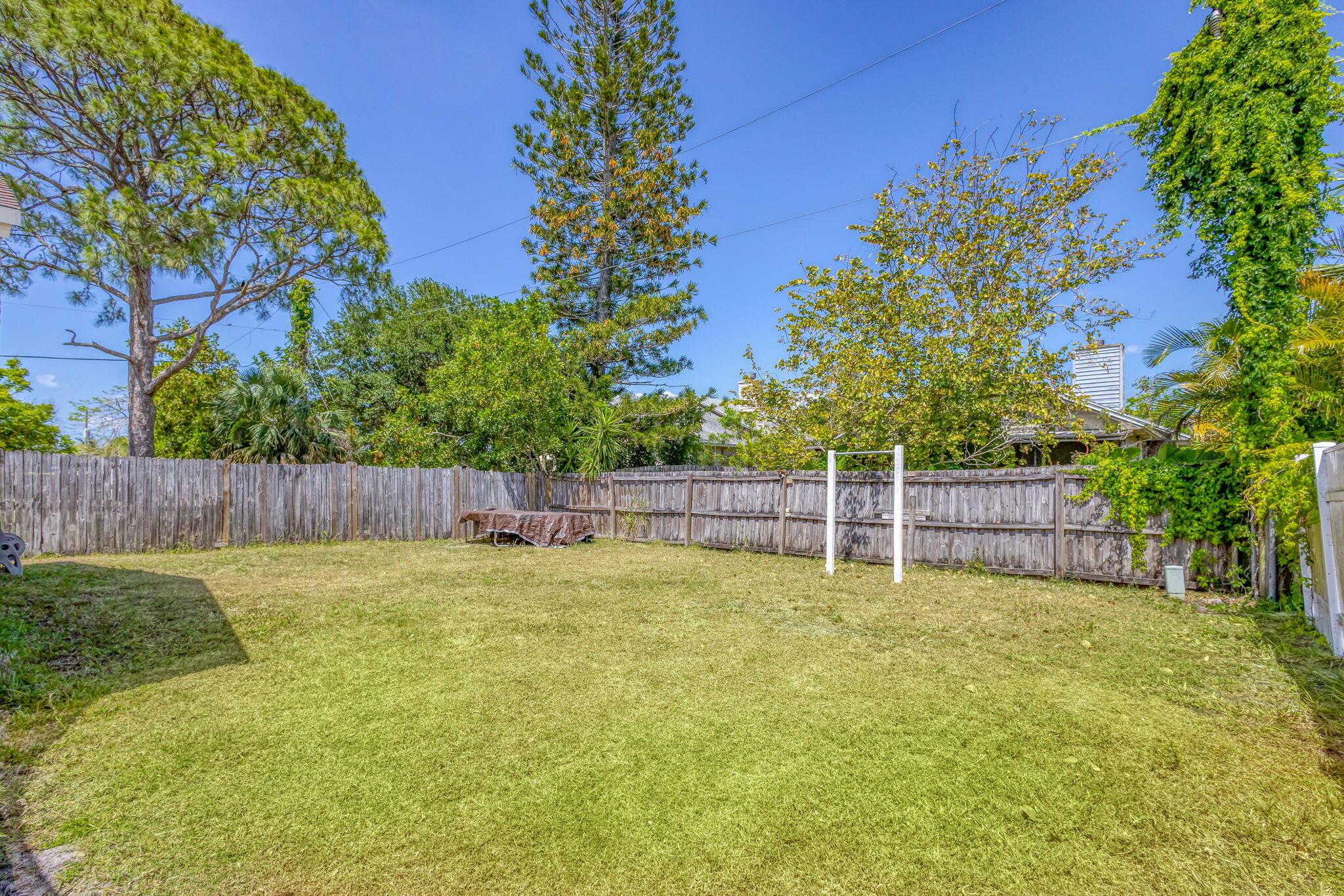 Photo 31 of home located at 5855 SE Mitzi Lane, Stuart FL