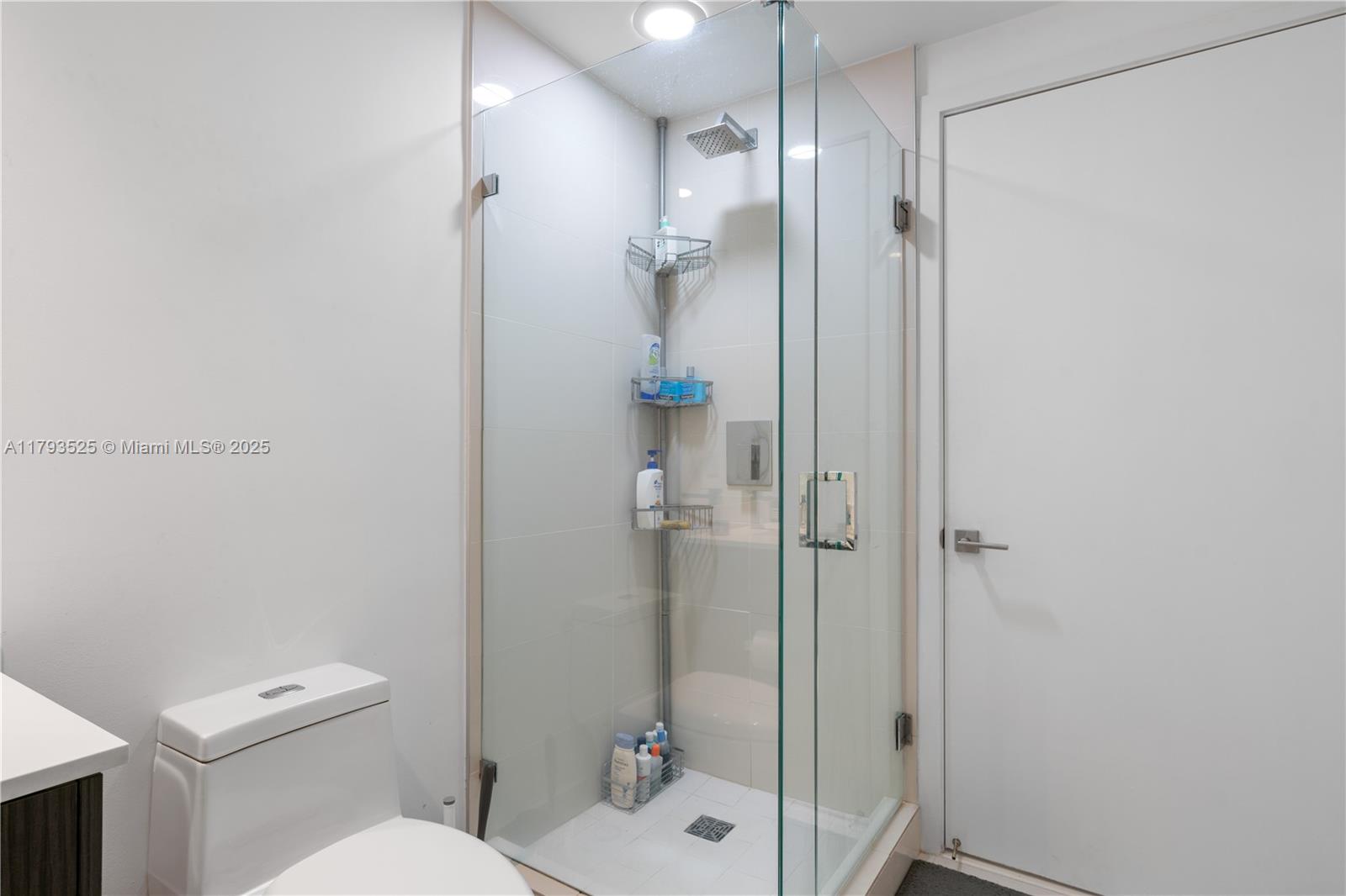 55 SW 9th St #1501, Miami FL 33130