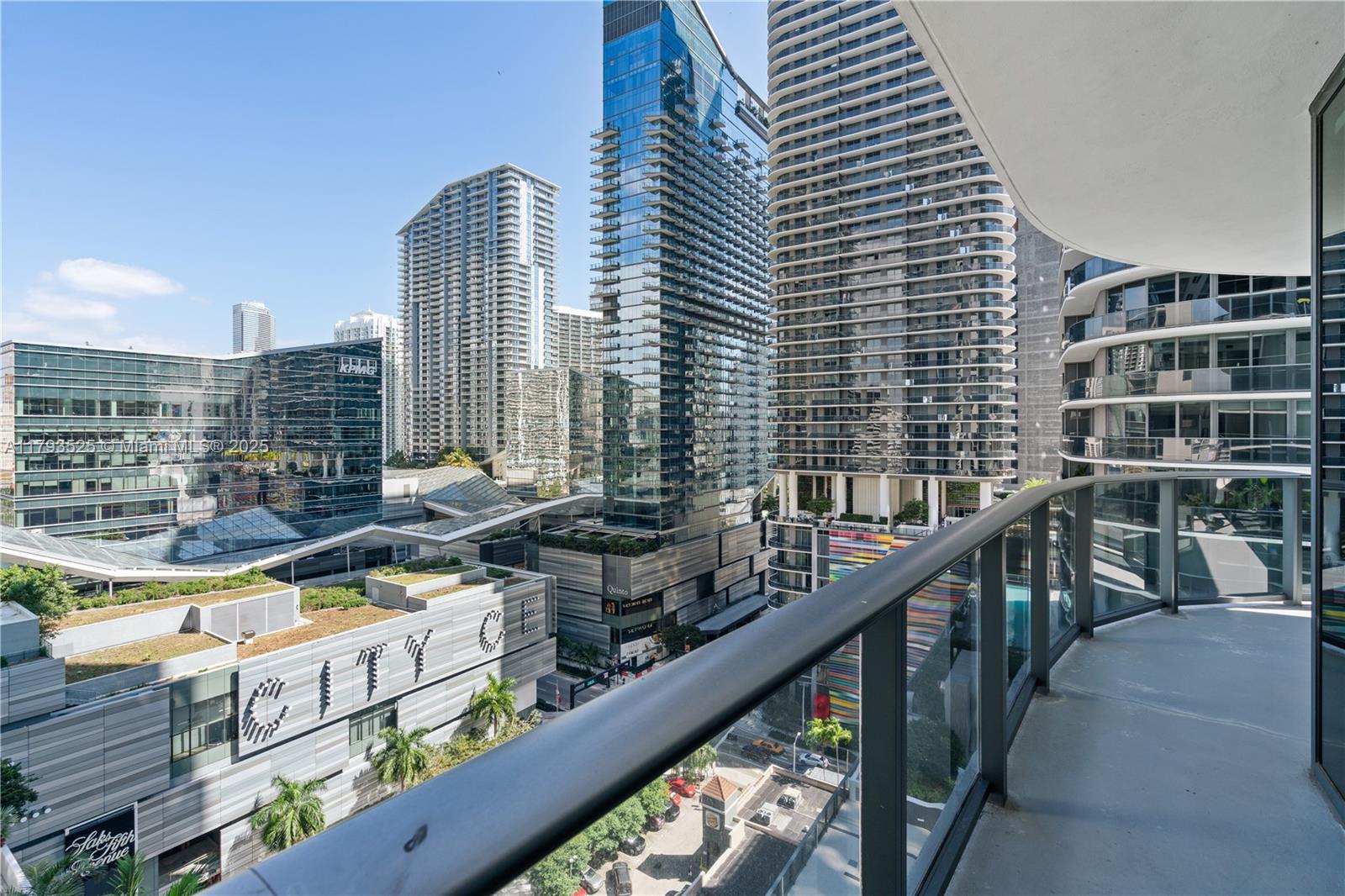 55 SW 9th St #1501, Miami FL 33130