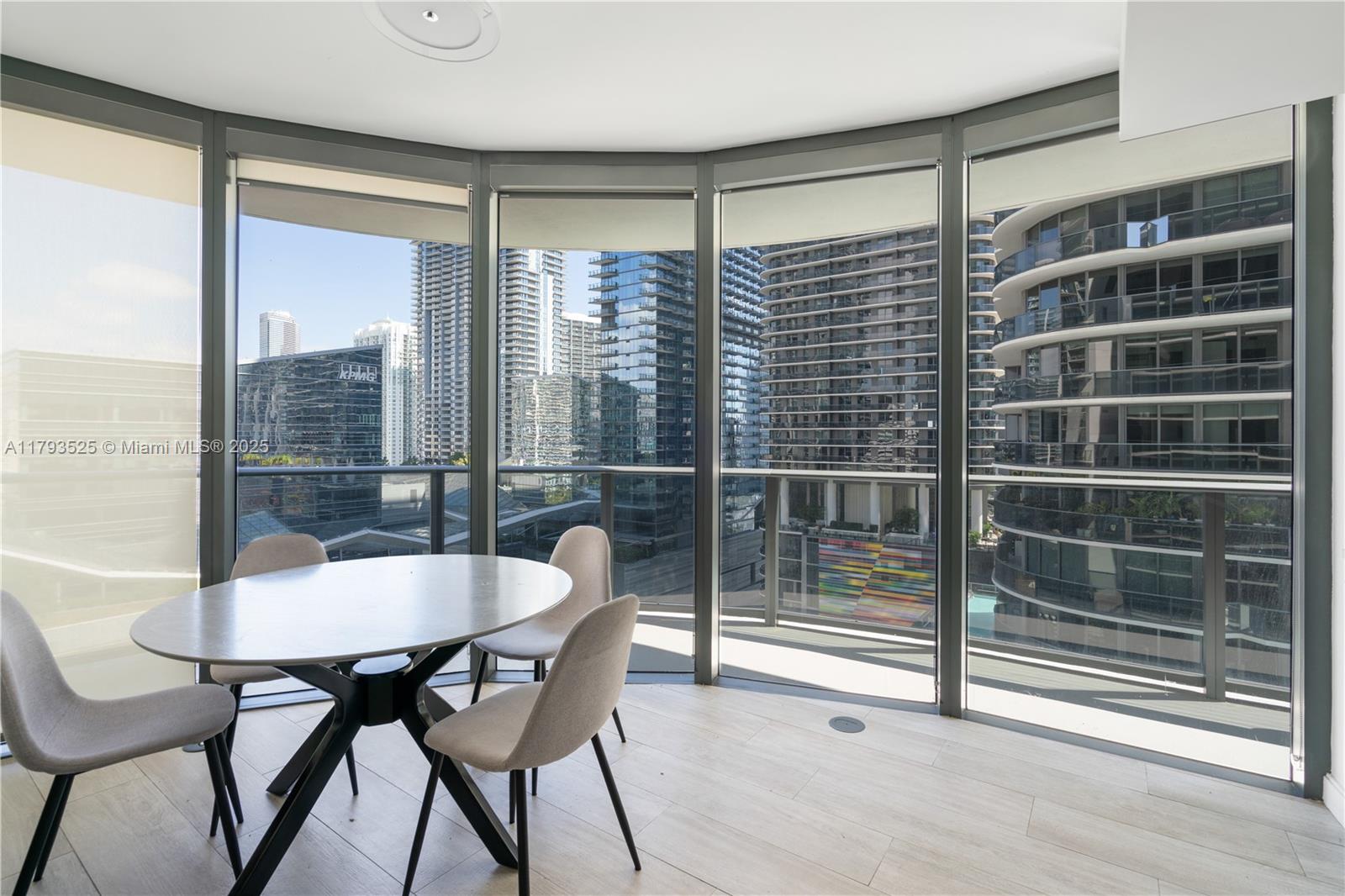 55 SW 9th St #1501, Miami FL 33130