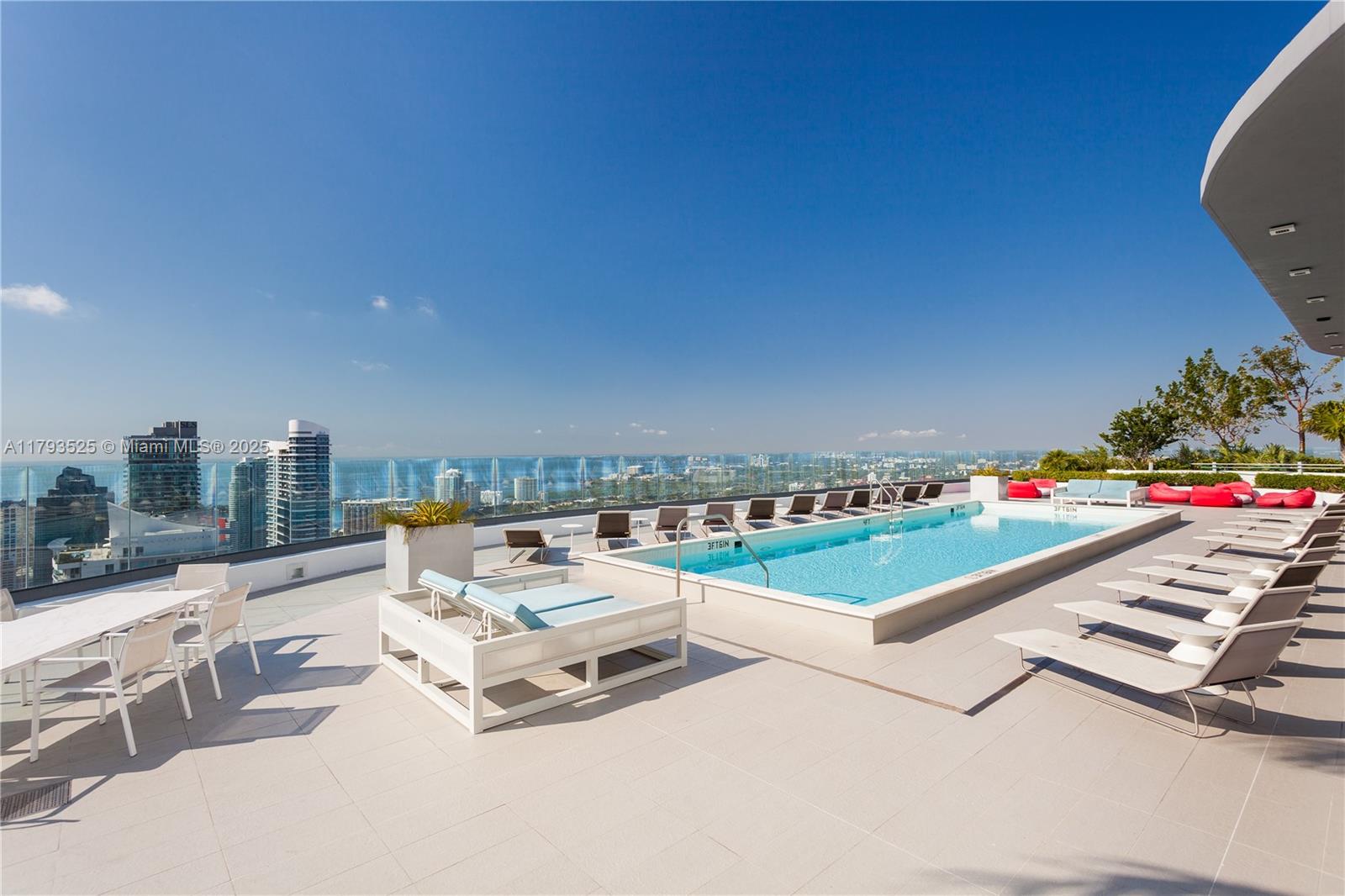 55 SW 9th St #1501, Miami FL 33130