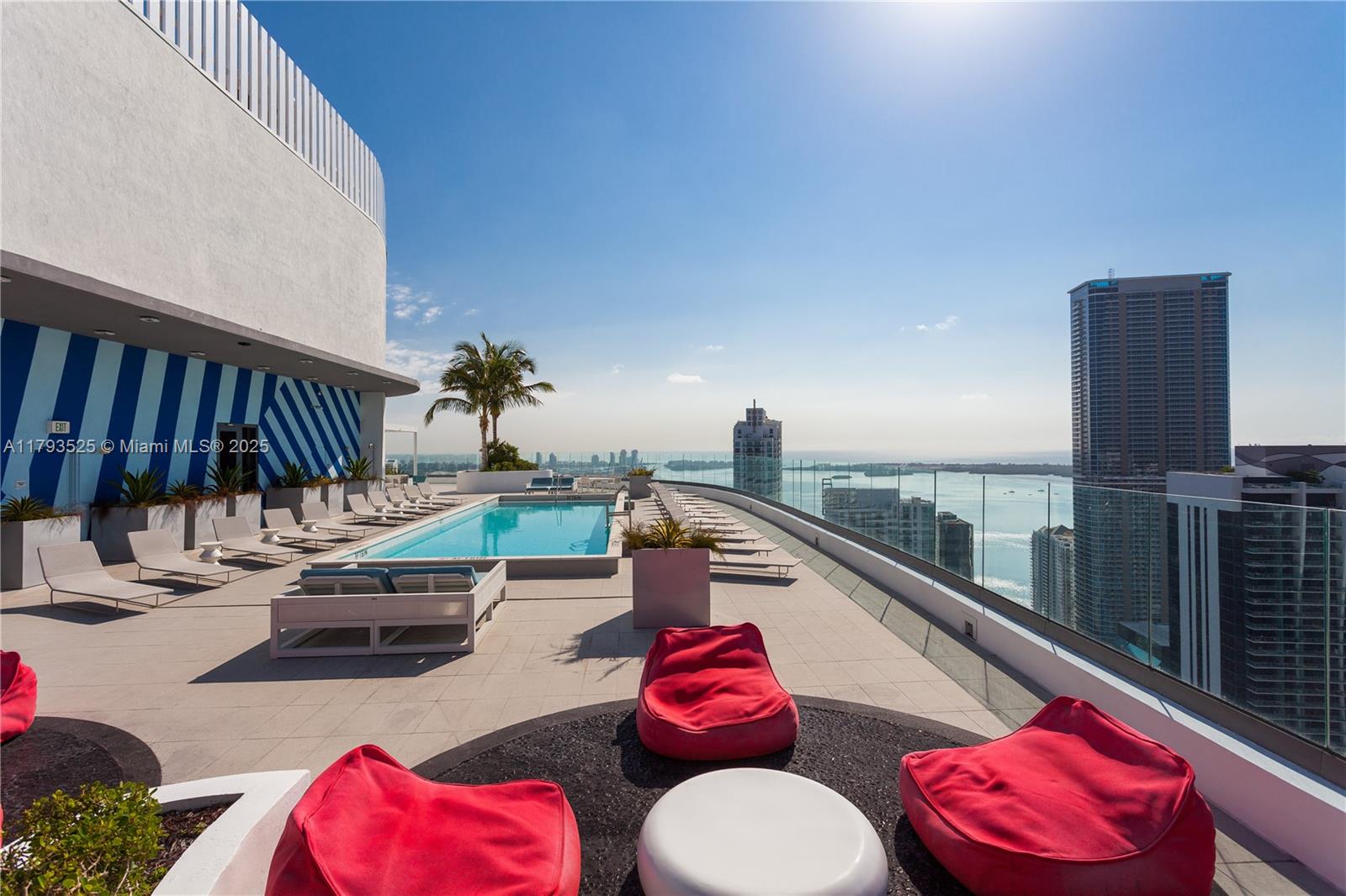 55 SW 9th St #1501, Miami FL 33130
