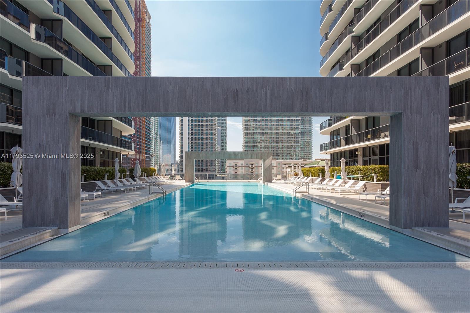 55 SW 9th St #1501, Miami FL 33130