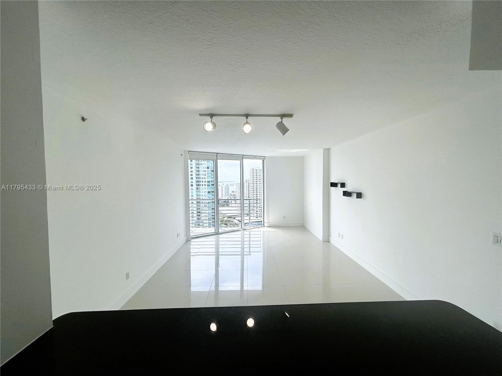 325 S Biscayne Blvd #2917, Miami FL 33131