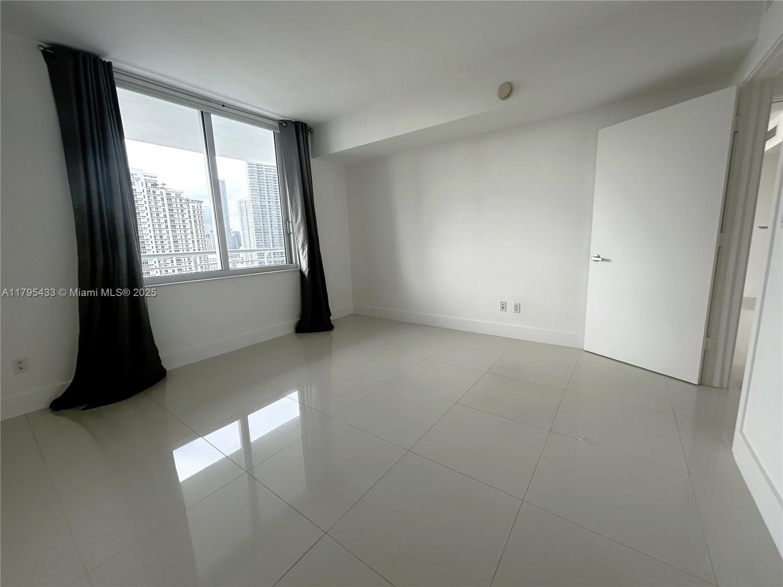 325 S Biscayne Blvd #2917, Miami FL 33131