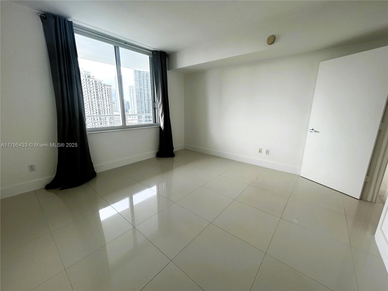 325 S Biscayne Blvd #2917, Miami FL 33131
