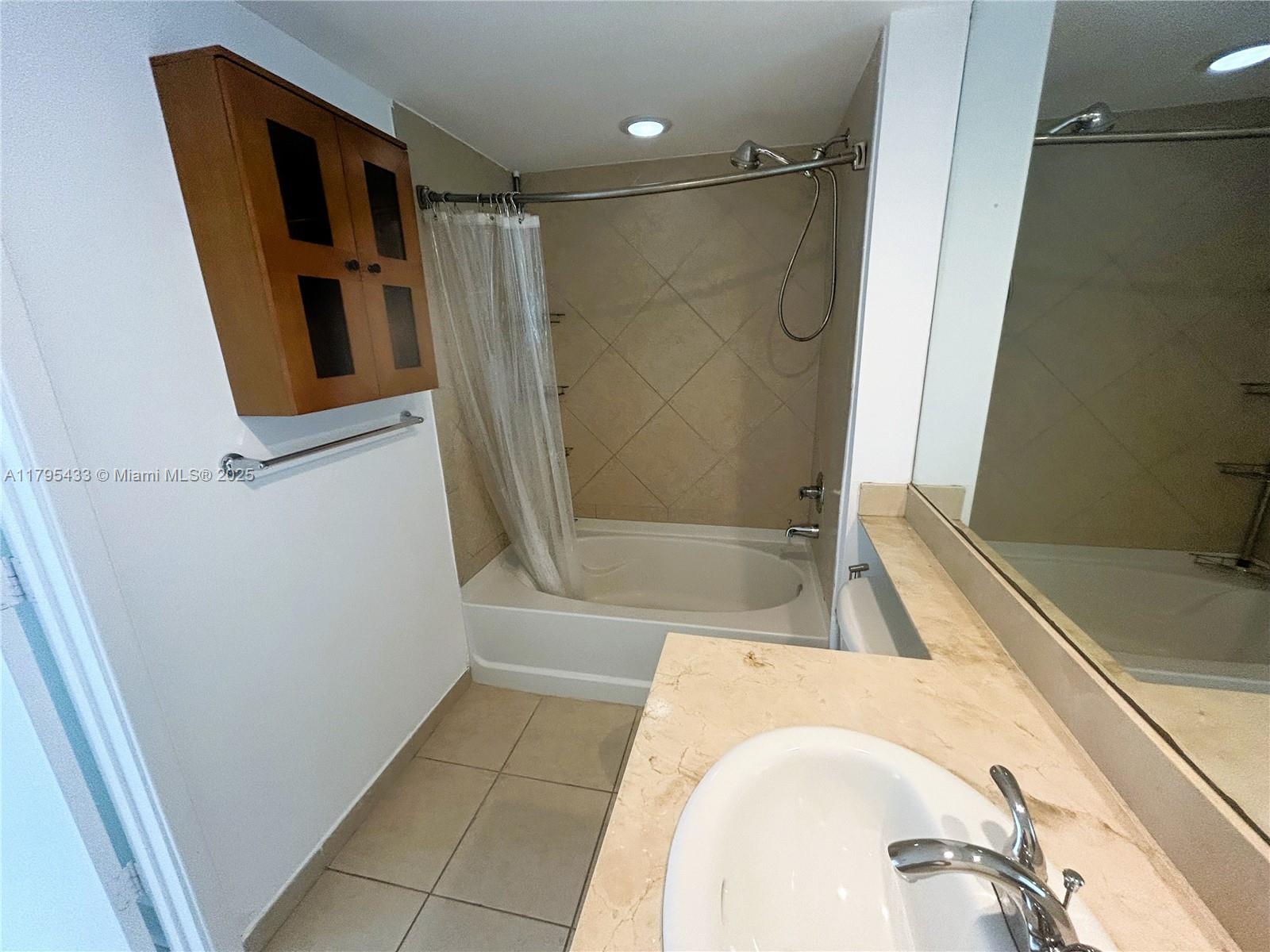 325 S Biscayne Blvd #2917, Miami FL 33131