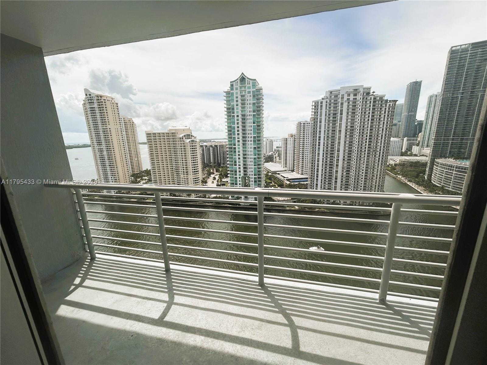 325 S Biscayne Blvd #2917, Miami FL 33131