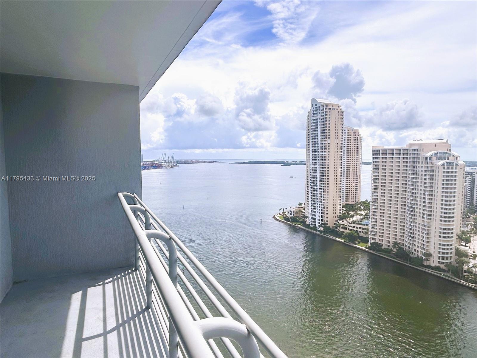 325 S Biscayne Blvd #2917, Miami FL 33131