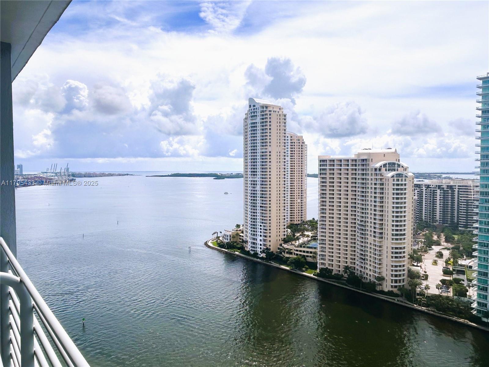 325 S Biscayne Blvd #2917, Miami FL 33131