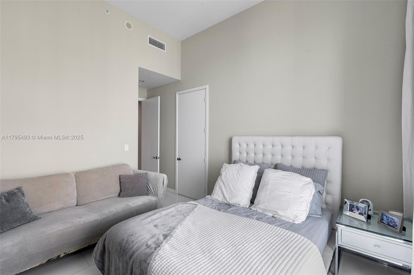 900 Brickell Key Blvd #2104, Miami FL 33131