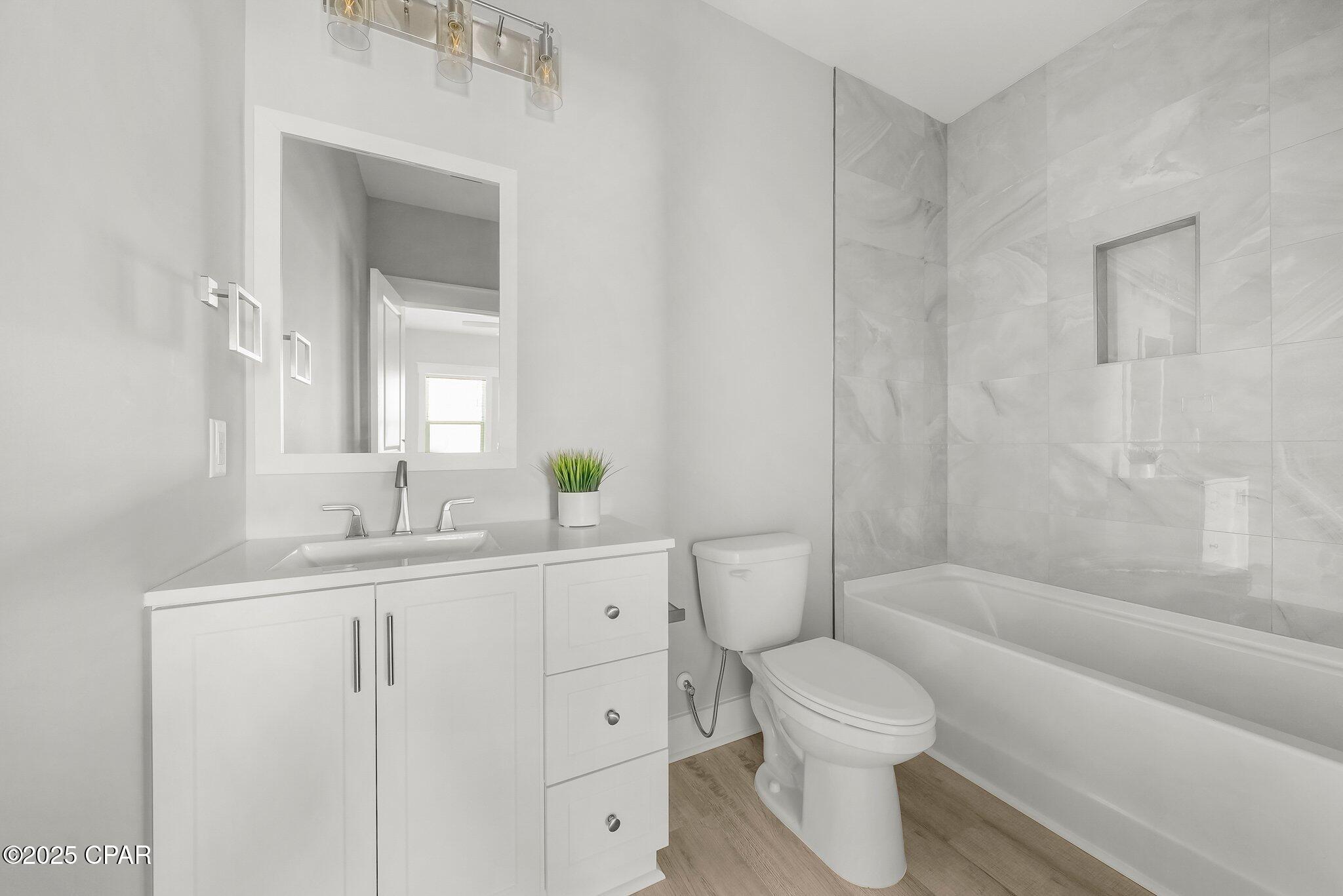 Image 30 For 232 San Vincente Street A-b