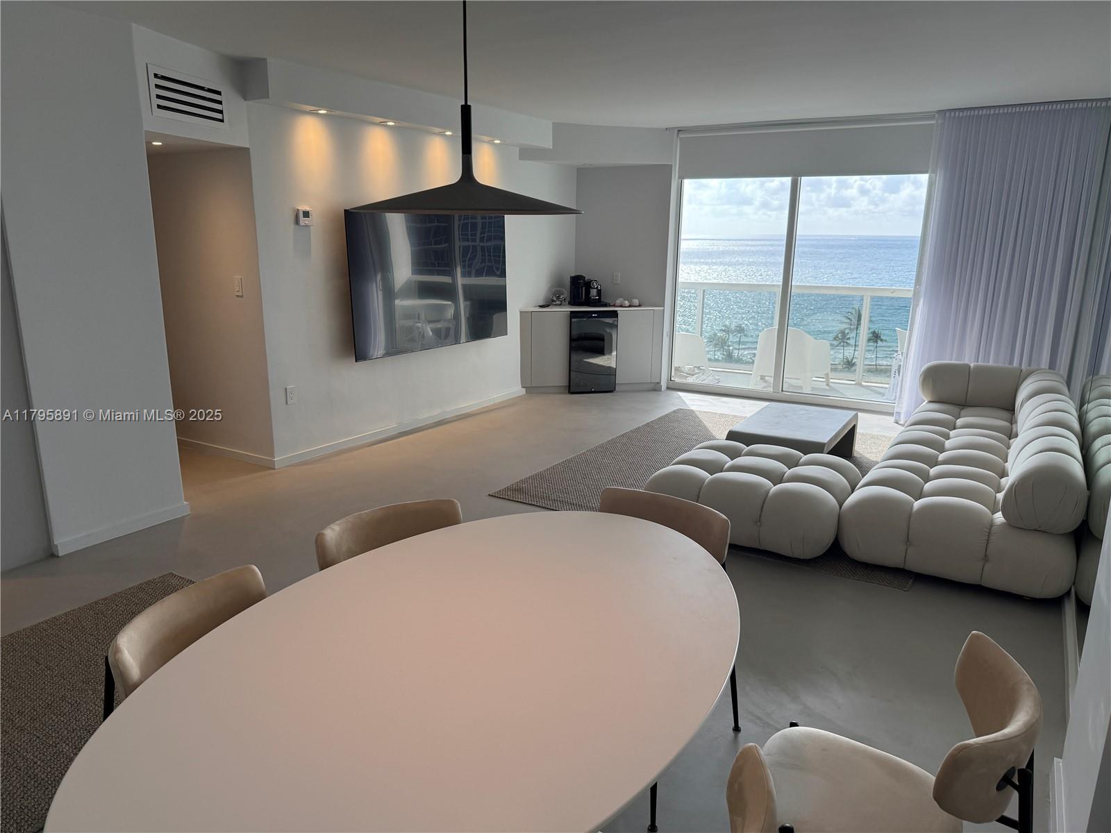 Apartamento à Venda em Bal Harbour, FL