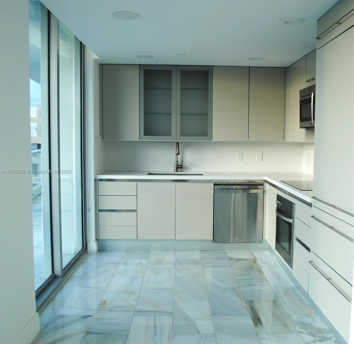 2627 S Bayshore Dr #808, Miami FL 33133