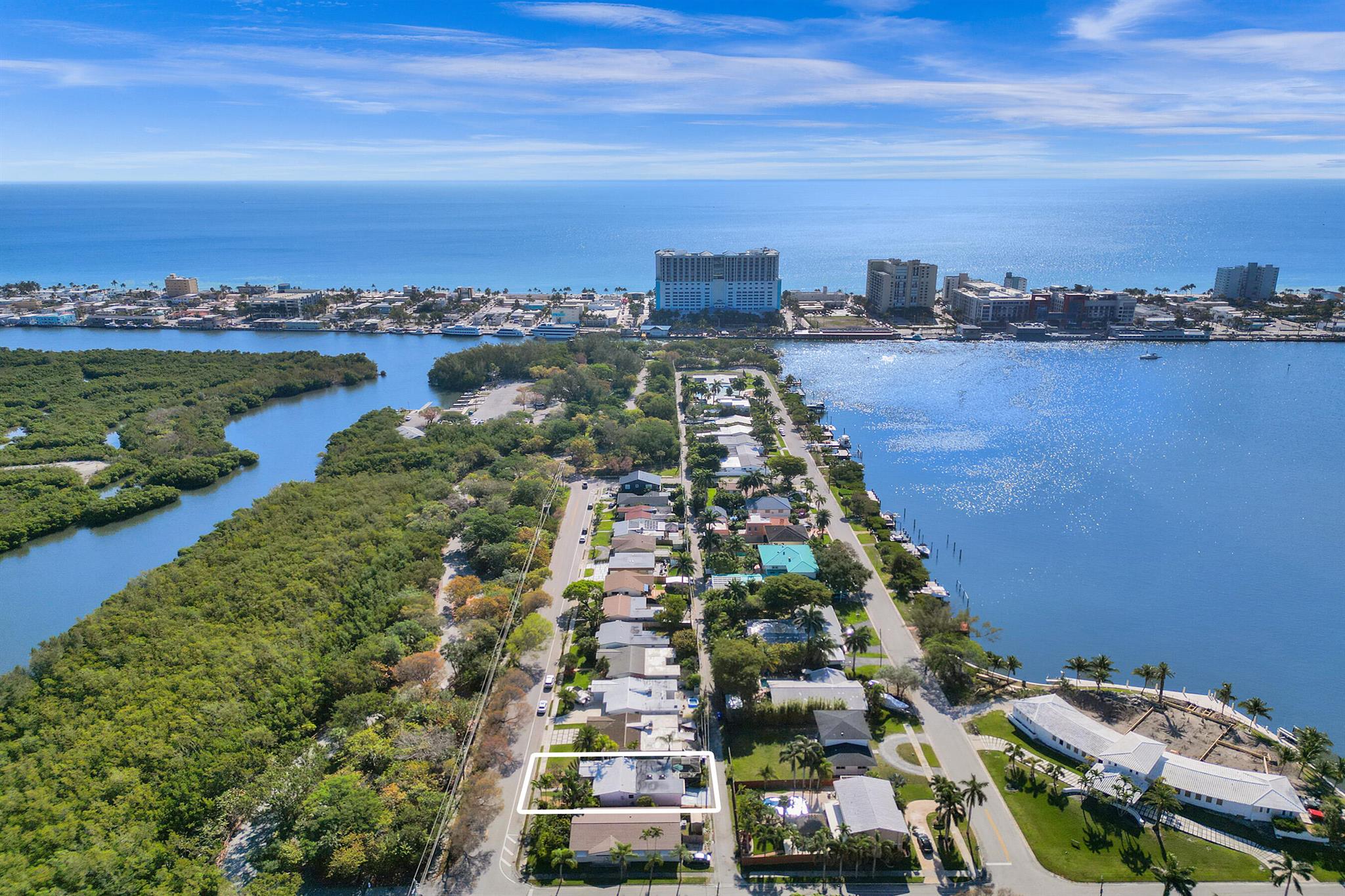 Hollywood Lakes Section