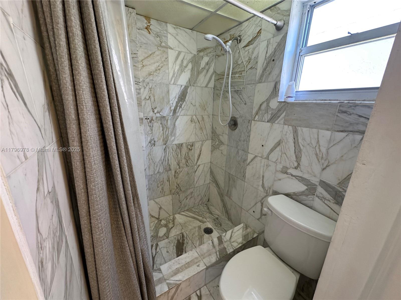 8931 NE 4th Ave Rd 8931