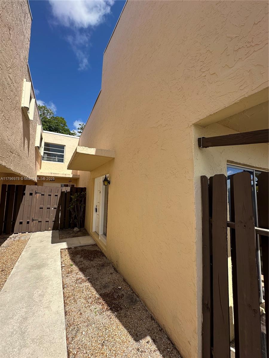 8931 NE 4th Ave Rd 8931