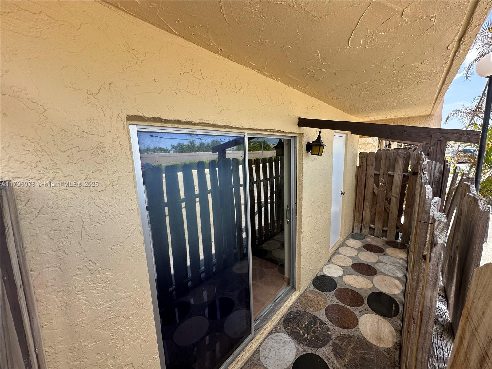 8931 NE 4th Ave Rd 8931