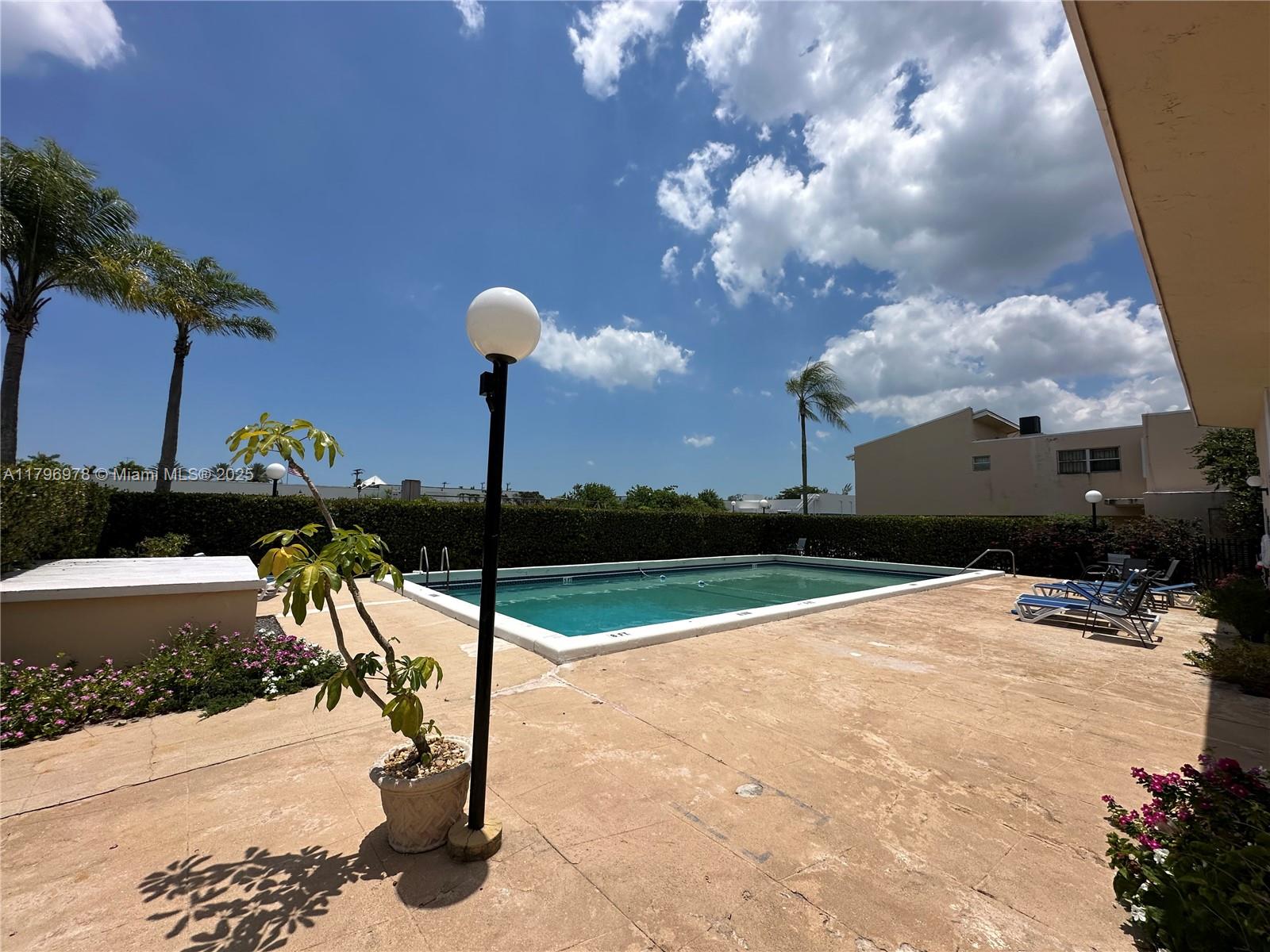 8931 NE 4th Ave Rd 8931