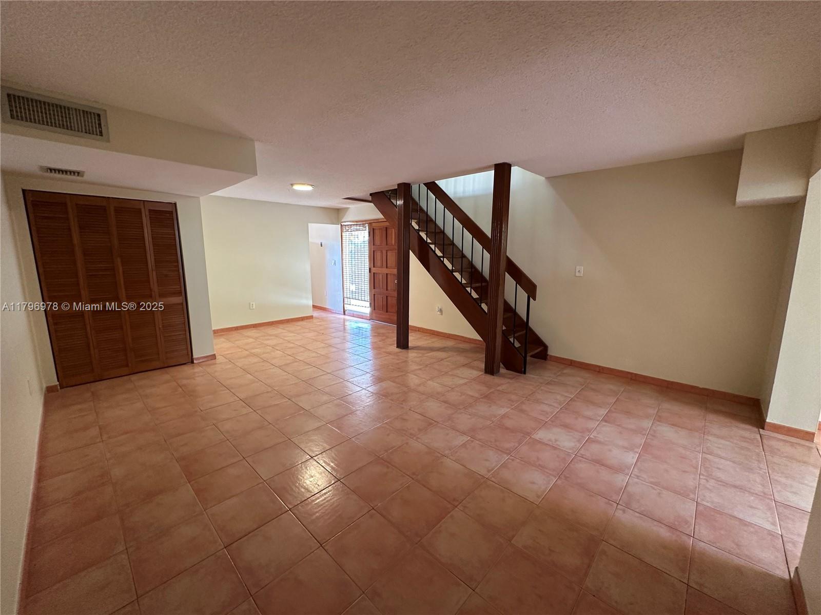 8931 NE 4th Ave Rd 8931