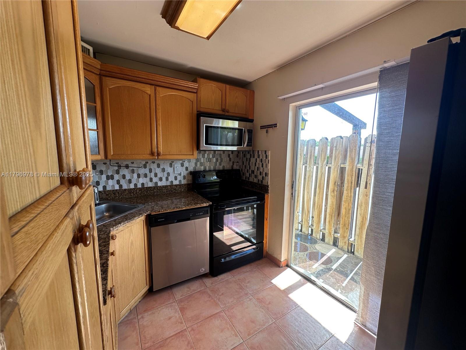 8931 NE 4th Ave Rd 8931