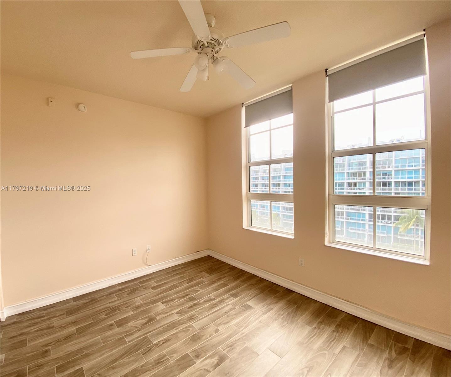 3001 NE 185th St #605, Aventura FL 33180
