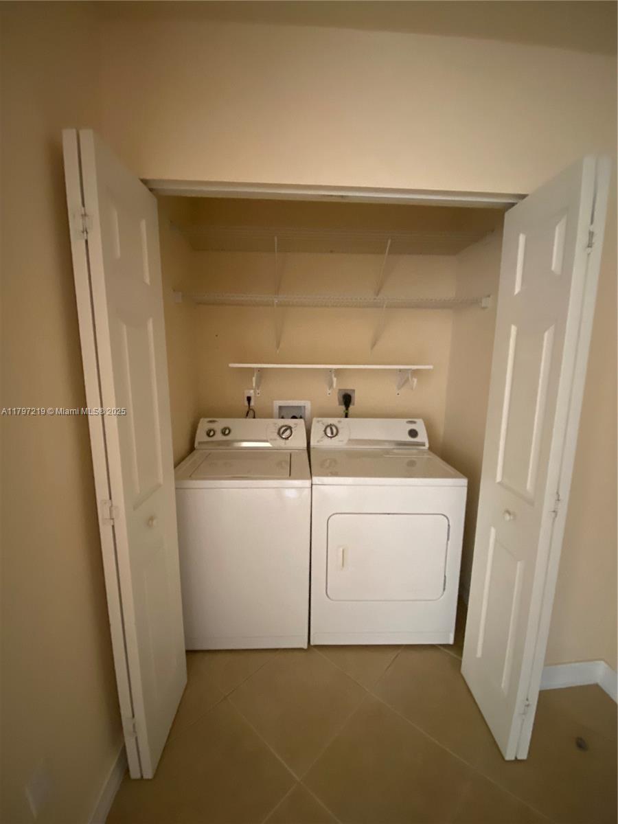 3001 NE 185th St #605, Aventura FL 33180