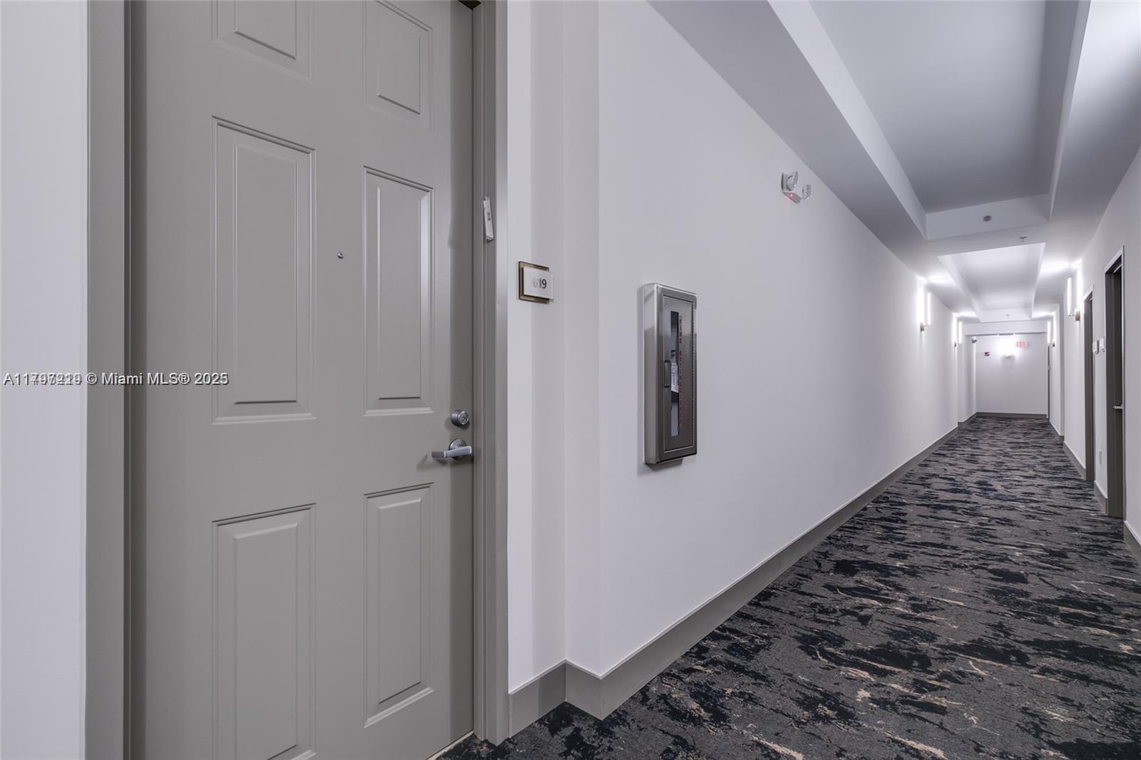 3001 NE 185th St #605, Aventura FL 33180
