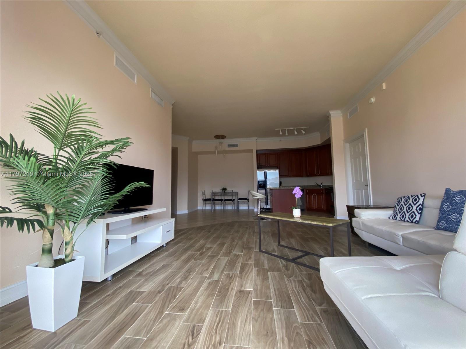 3001 NE 185th St #605, Aventura FL 33180
