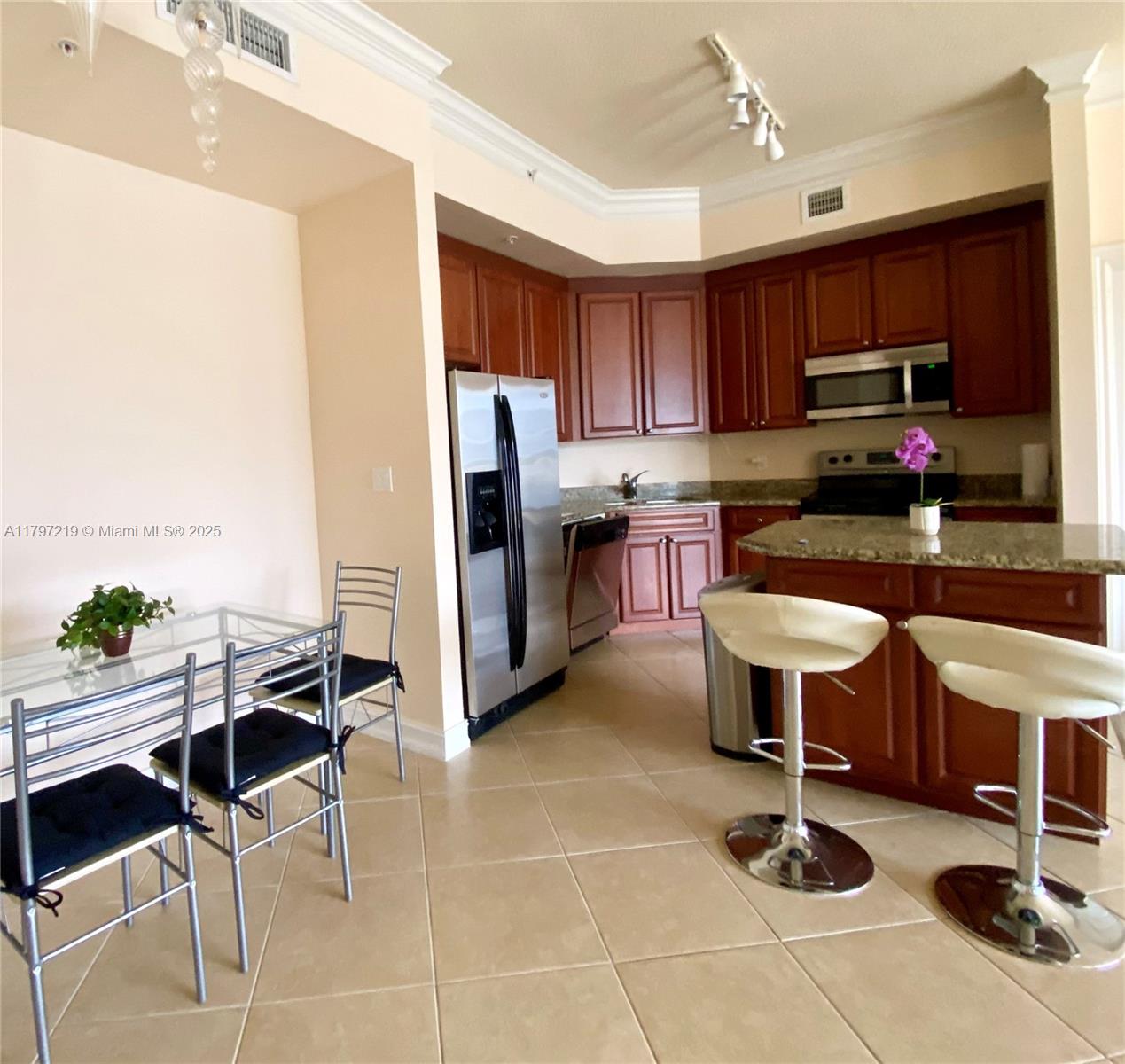 3001 NE 185th St #605, Aventura FL 33180