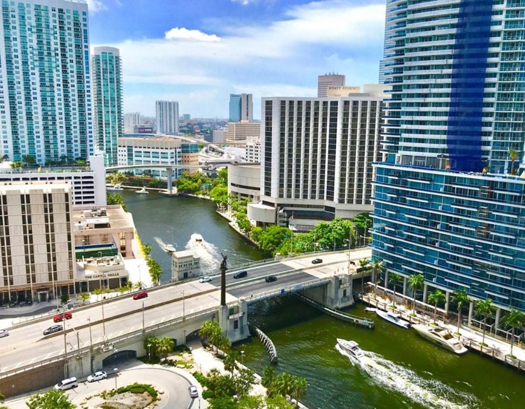 Condo for Sale in Miami, FL