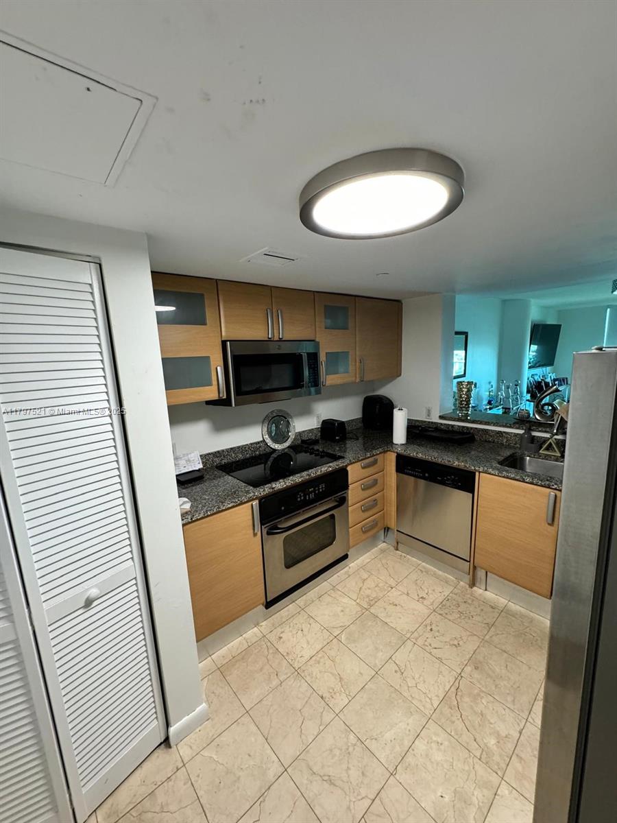 2101 Brickell Ave #2401, Miami FL 33129