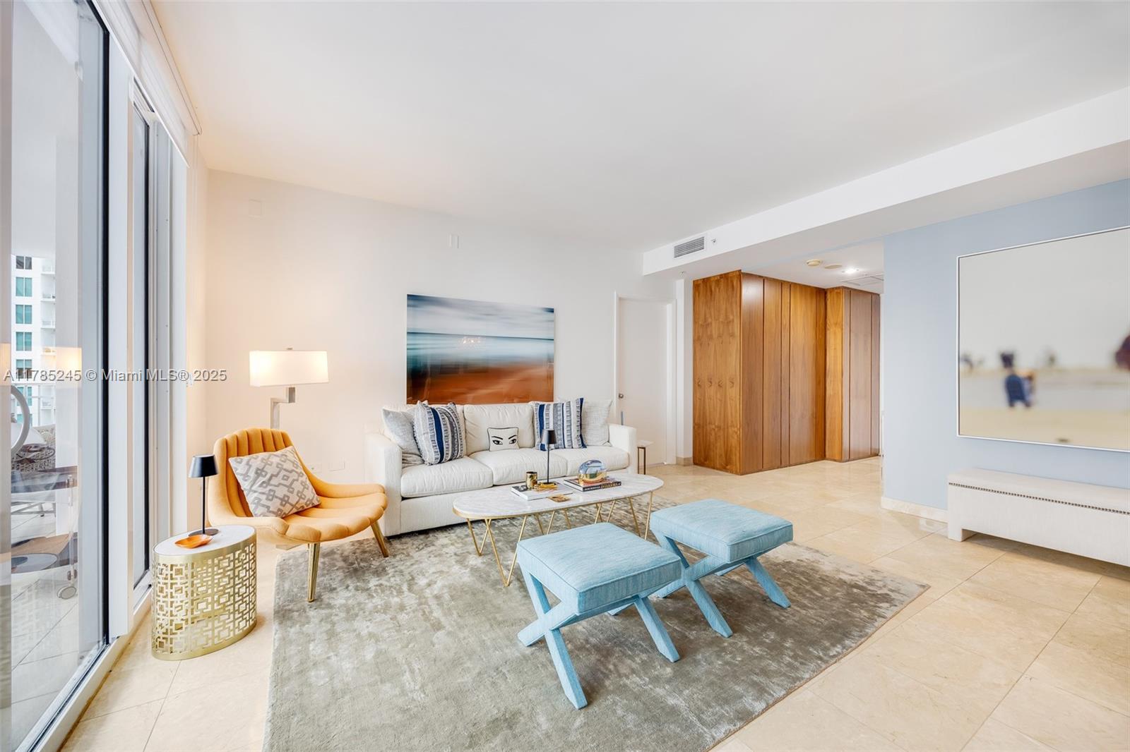 Apartamento à Venda em Miami, FL